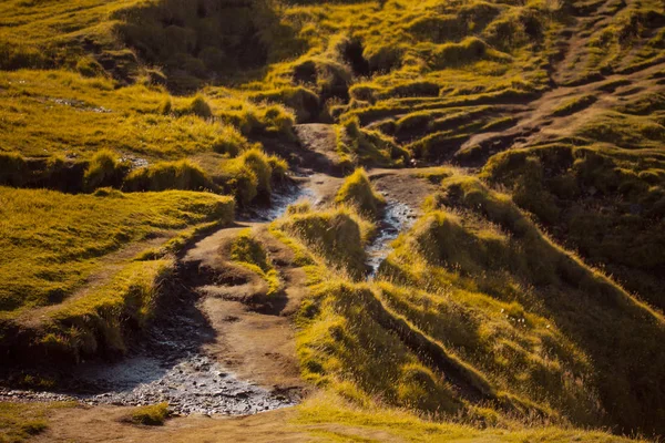 Islândia, penhasco da montanha alta. Bela paisagem — Fotografia de Stock