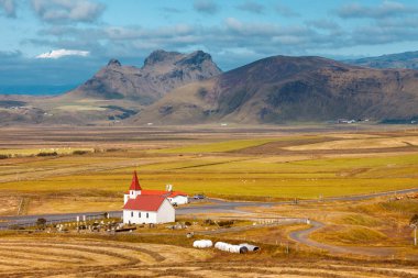 İzlanda, güzel fon kilisenin rocks. Vik