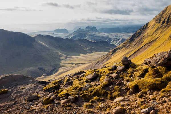 Islândia, bela paisagem montanhosa — Fotografia de Stock