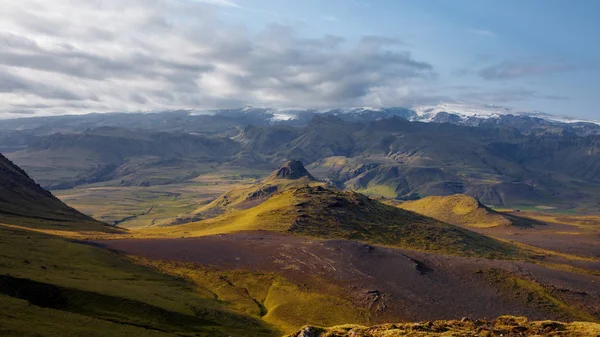 Island, vackra bergslandskap — Stockfoto