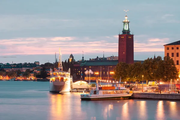 Vista noturna Estocolmo, capital da Suécia — Fotografia de Stock