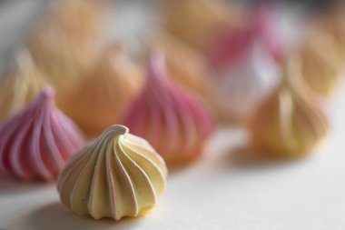 Birçok beze, beyaz arka plan desen.