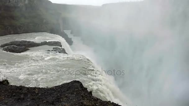 Panorama över vattenfallet gullfoss. Vackra naturen i Island — Stockvideo