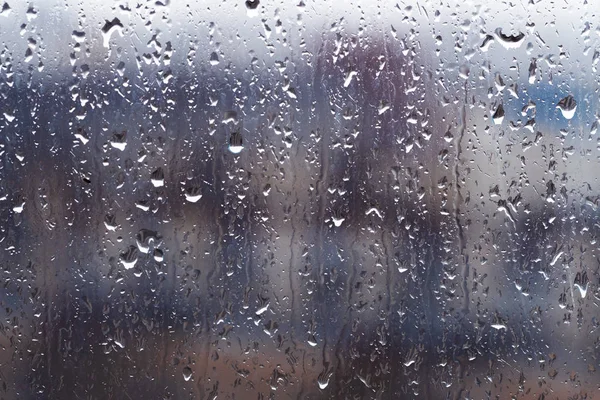Σταγόνες βροχής στο παράθυρο, βροχερός καιρός φθινόπωρο, υφή — Φωτογραφία Αρχείου