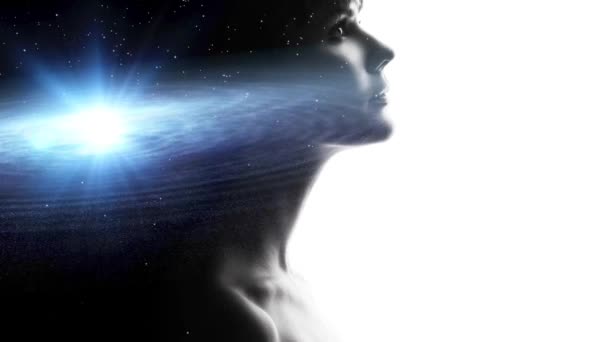 以星系为大脑的女人的相貌科学概念. — 图库视频影像