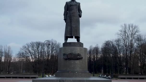 Sankt Petersburg, Ryssland - 25 januari 2020: Marskalk Zhukovs monument — Stockvideo