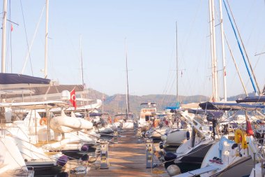 İSTANBUL, TURKEY - 21 Eylül 2019 Rıhtımda yatlar, birçok yat ve tekne
