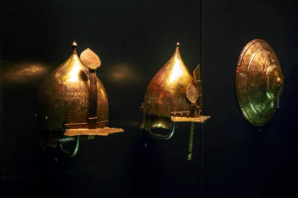 ISTANBUL, TURQUIA - 21 DE SETEMBRO DE 2019: Armas turcas antigas no Museu — Fotografia de Stock