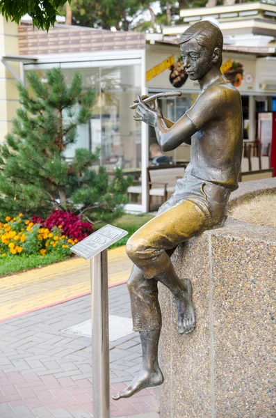 Sculptura "Maestro" pe promenadă. Gelendzhik . — Fotografie, imagine de stoc