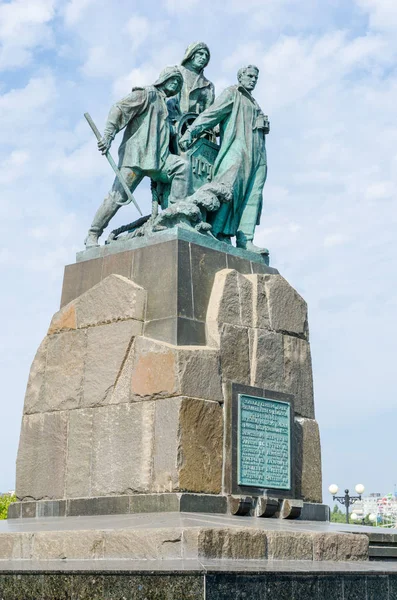 Памятник моряку Урупу. Новороссийск . — стоковое фото
