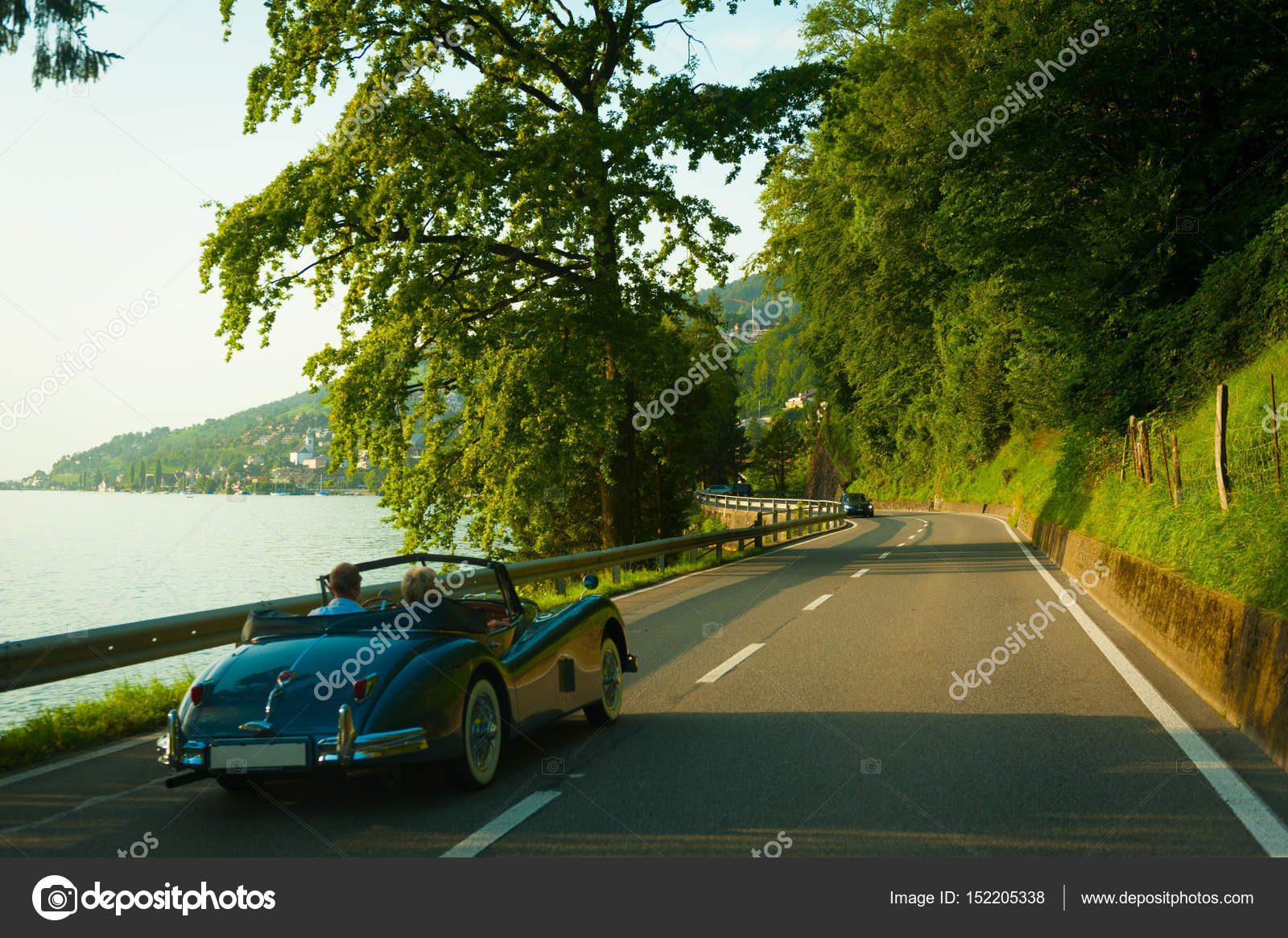 Older people in the retro car — Stock Photo © valuavitaly #152205338
