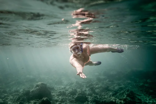 Su altında beni izleyin — Stok fotoğraf
