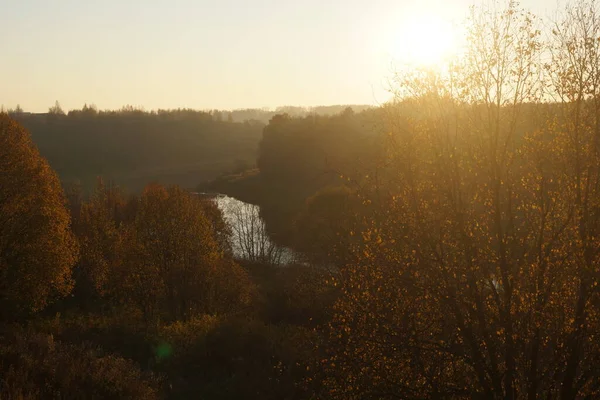 ヴォルガ川のほとりの秋の風景 — ストック写真