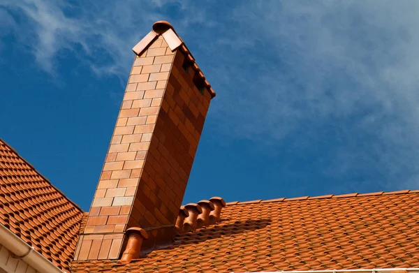 Toiture en béton sur le nouveau bâtiment . — Photo