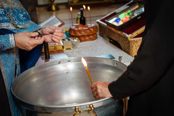 Vaftiz saç yanma ritüel