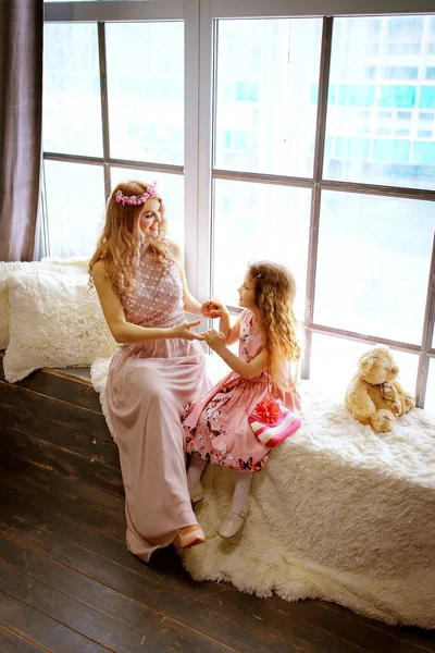 Beautiful Mother Daughter Talk Play Window — Stock Photo, Image
