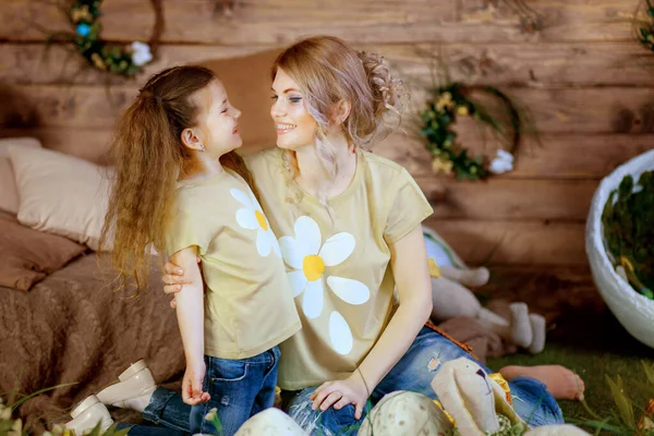 Portrait Little Preschool Girl Kid Piggyback Excited Young Mother Have — Stock Photo, Image