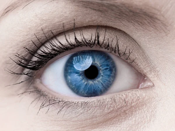 Azul mulher olho único — Fotografia de Stock