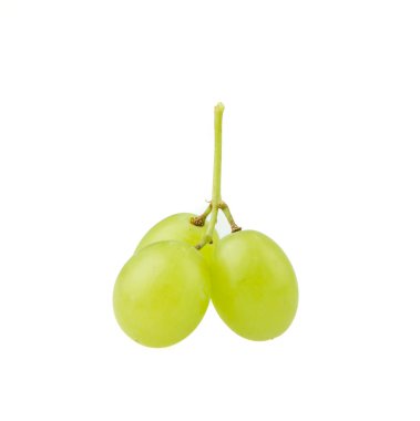 Beyaz arkaplanda yeşil üzüm