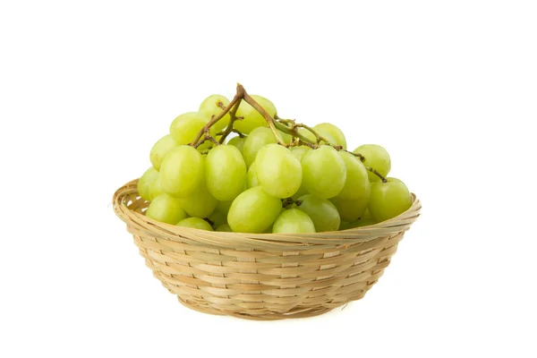 Beyaz arkaplanda yeşil üzüm — Stok fotoğraf