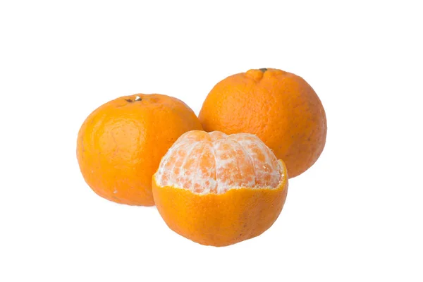 Mandarine Orange auf weißem Hintergrund — Stockfoto