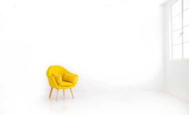 Sarı modern oturma odasındaki koltuk