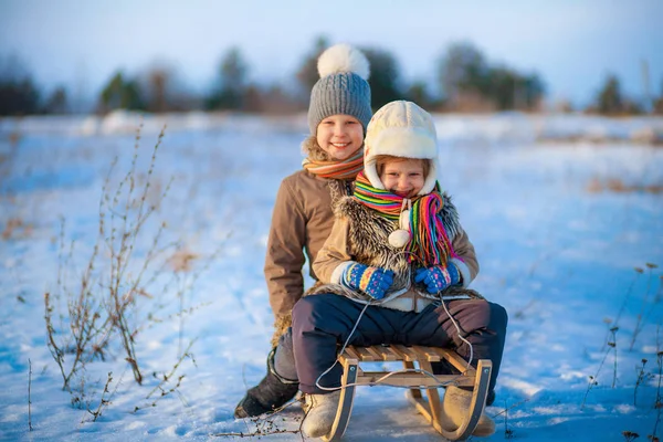 Dítě šťastné venku. — Stock fotografie