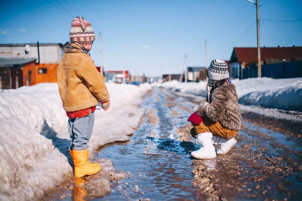 Маленькая девочка . — стоковое фото