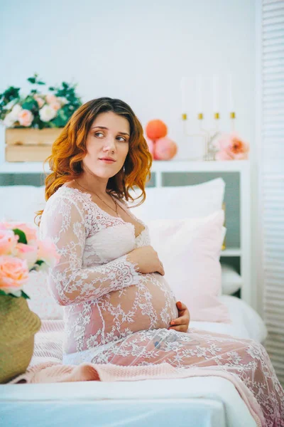 La donna incinta . — Foto Stock