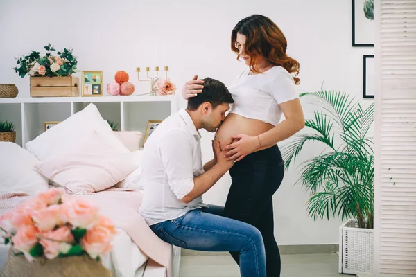 La mujer embarazada . — Foto de Stock