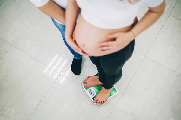 La mujer embarazada . — Foto de Stock