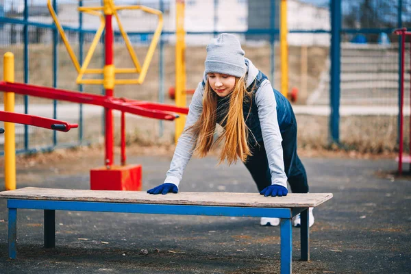 Genç kadın sporcumuz. — Stok fotoğraf