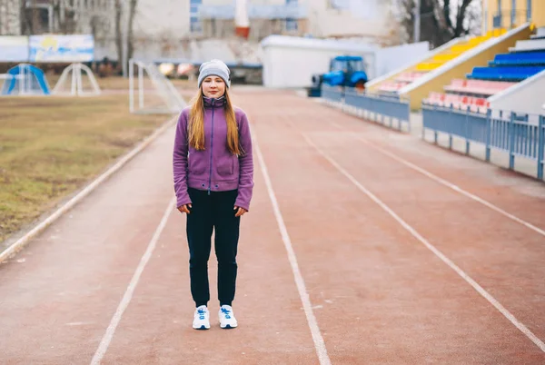 Jeune femme sportive . — Photo