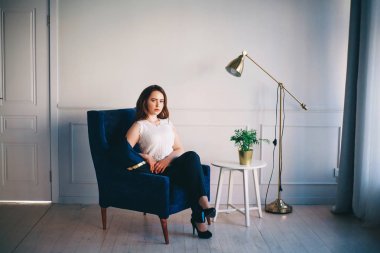 Genç Kadın Portresi.