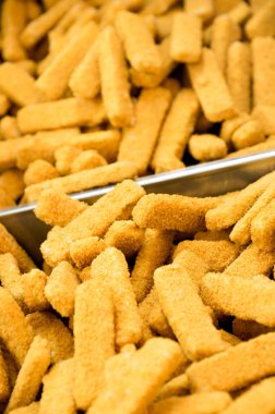 süpermarkette bir sayaçta Yengeç sopa