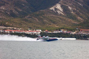 Kalkış uçak su yüzeyinden