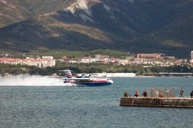 Kalkış uçak su yüzeyinden