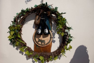 Şarap dükkanı, Santorini Adası, reklam.