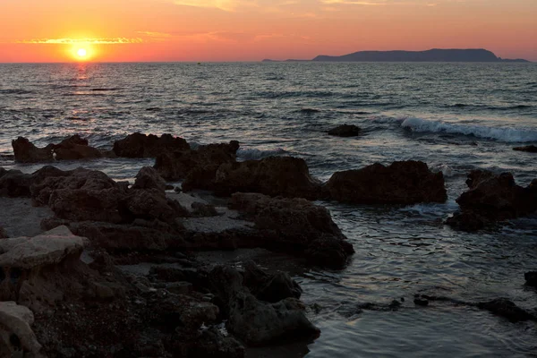 Puesta de sol en el mar Mediterráneo — Foto de Stock