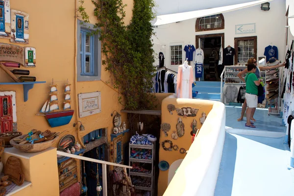 Obchody ve vesnici Oia Santorini, Řecko — Stock fotografie