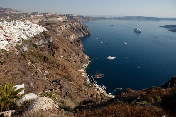 Santorini Island, Thira (Fira şehirden caldera görünümünü)