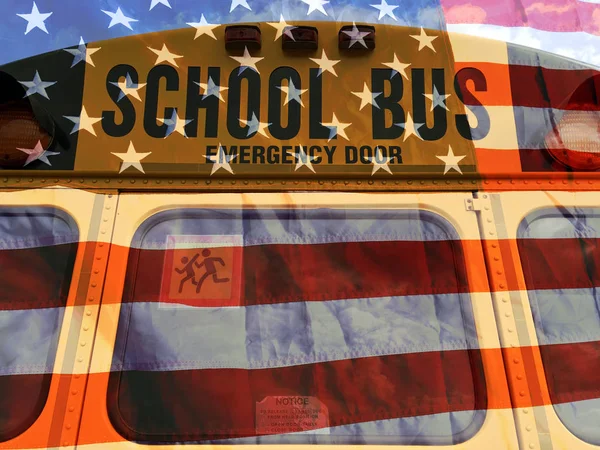 Школьный автобус США — стоковое фото