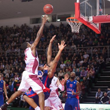 M.ö. Krasnye Krilya Demetris Nichols #8 ileri bir turnike var