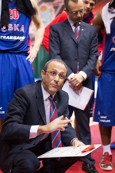 Hlavní trenér BC Cska Ettore Messina během časového limitu — Stock fotografie