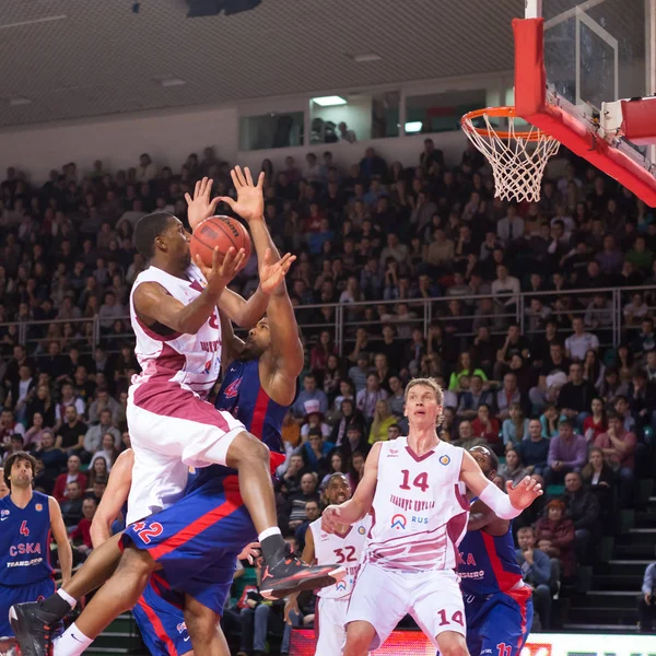 BC Krasnye Krylja toekomen Demetris Nichols — Stockfoto