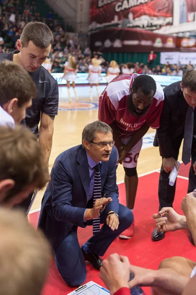 BC Krasnye Krylia head coach Sergey Bazarevich — Stockfoto