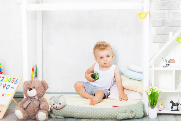 Little boy playing indoor — Stock Photo, Image