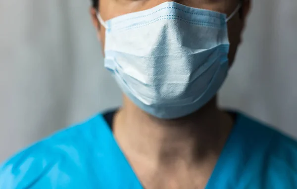 Dokter Draagt Een Gezichtsmasker Tegen Het Coronavirus Close Portret — Stockfoto