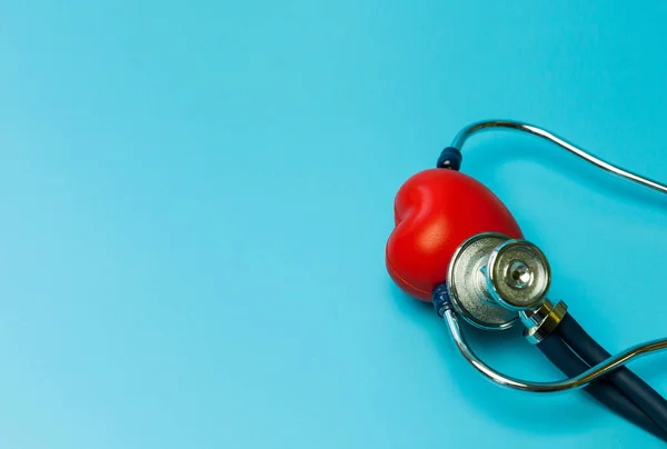 Стетоскоп Красное Сердце Концепция Здравоохранения — стоковое фото