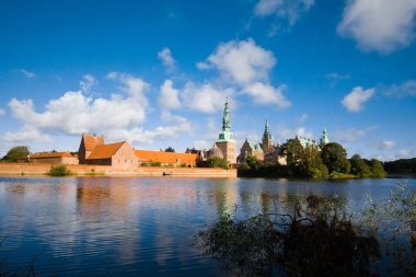 Güneşli Frederiksborg Kalesi
